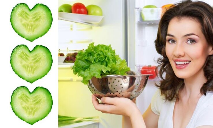 Mädchen mit Produkten, aus denen ein kosmetisches Produkt zur Gesichtshautverjüngung hergestellt wird